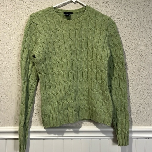 GAP Vintage Green Wool cable knit sweater size medium - Picture 2 of 11